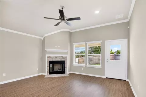 Living - 2509 Yoder Ln, Robinson, TX 76706 photo 3 of 5