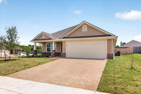 Exterior - 2509 Yoder Ln, Robinson, TX 76706 photo 3 of 7