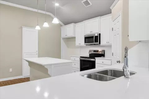 Kitchen - 2509 Yoder Ln, Robinson, TX 76706 photo 5 of 7