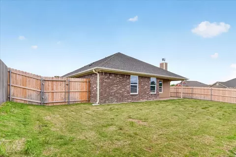 Exterior - 2509 Yoder Ln, Robinson, TX 76706 photo 5 of 7