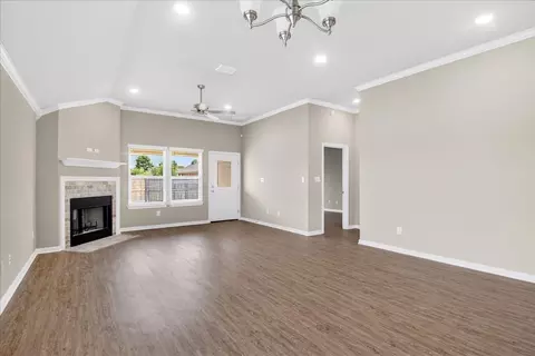 Living - 2509 Yoder Ln, Robinson, TX 76706 photo 1 of 5