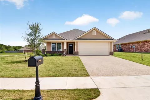 Exterior - 2509 Yoder Ln, Robinson, TX 76706 photo 2 of 7