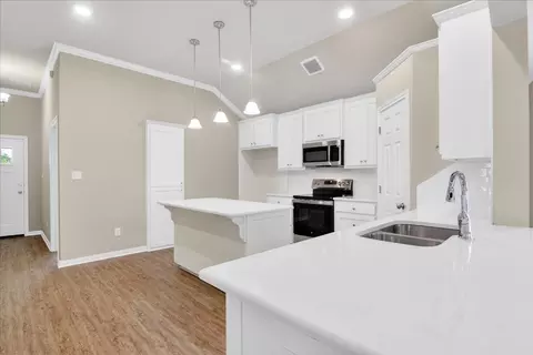 Kitchen - 2509 Yoder Ln, Robinson, TX 76706 photo 4 of 7