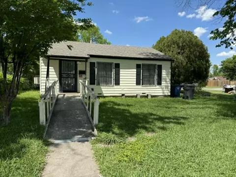 2671 Moffatt Ave, Dallas, TX 75216