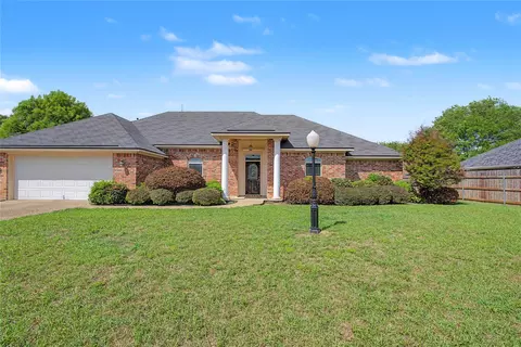 5062 Longstreet Pl, Bossier City, LA 71112