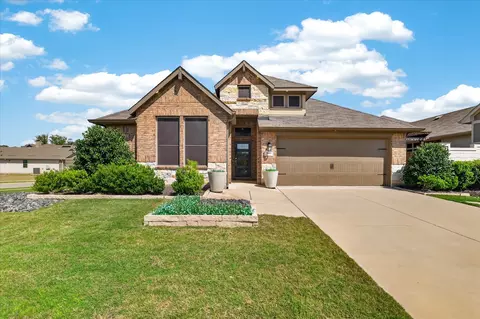 1001 Pecos St, Aubrey, TX 76227