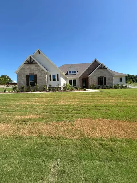 1002 Perrin Ln, Van Alstyne, TX 75495