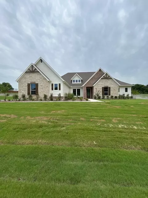 1002 Perrin Ln, Van Alstyne, TX 75495