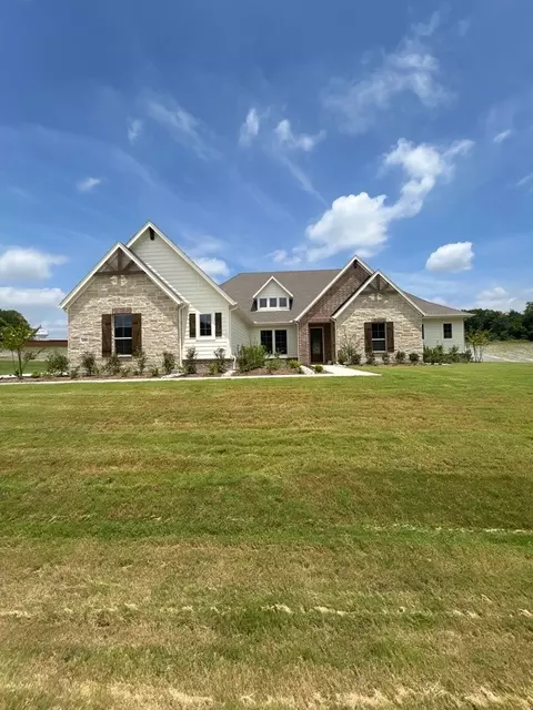 1002 Perrin Ln, Van Alstyne, TX 75495