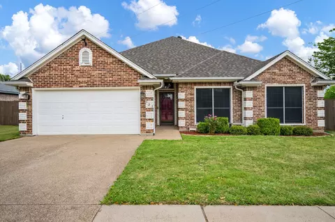 325 Village Pkwy, Crowley, TX 76036