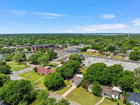 View/Area - 3223 Live Oak Ave, Waco, TX 76708 photo 3 of 4