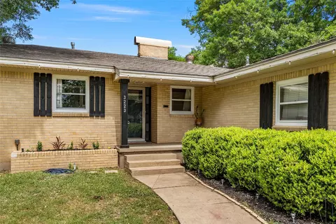 Exterior - 3223 Live Oak Ave, Waco, TX 76708 photo 3 of 10