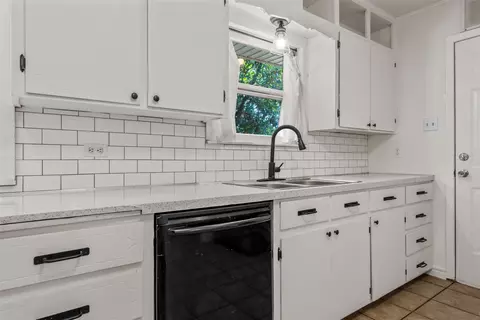Kitchen - 3223 Live Oak Ave, Waco, TX 76708 photo 3 of 3