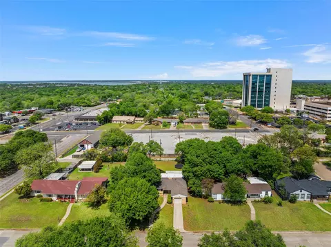 View/Area - 3223 Live Oak Ave, Waco, TX 76708 photo 2 of 4