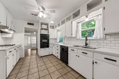 Kitchen - 3223 Live Oak Ave, Waco, TX 76708 photo 2 of 3