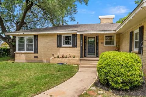Exterior - 3223 Live Oak Ave, Waco, TX 76708 photo 5 of 10