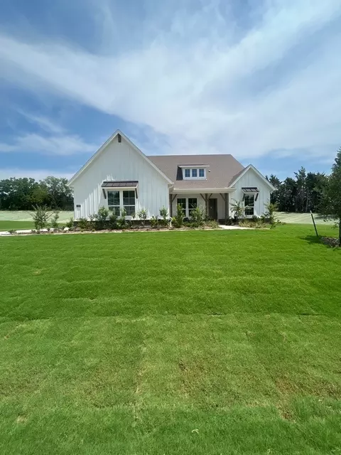 1004 Perrin Ln, Van Alstyne, TX 75495