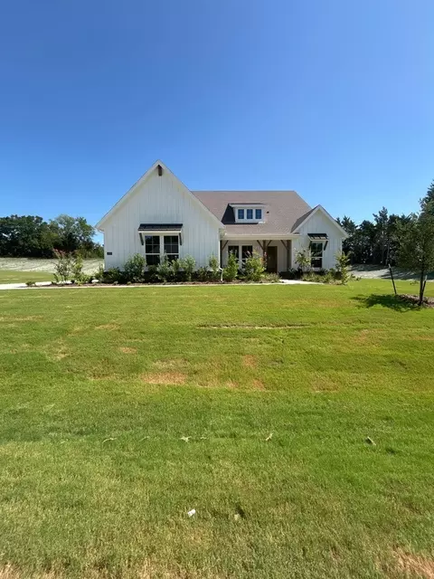 1004 Perrin Ln, Van Alstyne, TX 75495