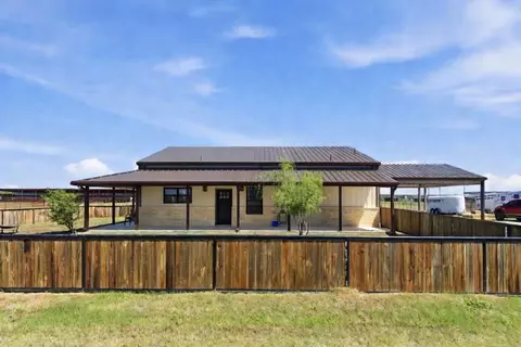 335 Meadow Bend Cir, Stephenville, TX 76401