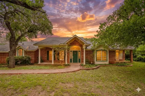 2215 California Ln, Arlington, TX 76015