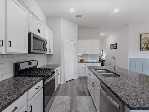 6000 Sutton Fields Trl, Aubrey, TX 76227 photo 11