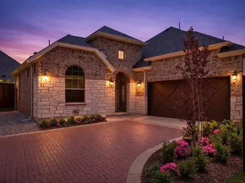 4831 Forest Crest Pkwy, Arlington, TX 76005