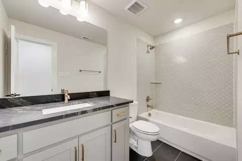 Bath - 830 Hackberry Dr, Prosper, TX 75078 photo 4 of 5