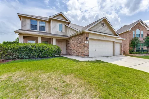 8233 Delafield Dr, Fort Worth, TX 76131