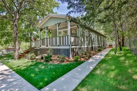 100 Shawnee Trail Rd, Whitesboro, TX 76273