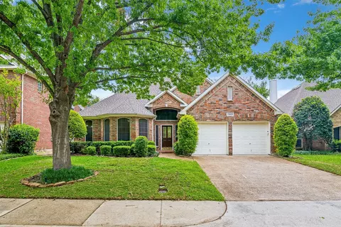 14605 Waterview Cir, Addison, TX 75001
