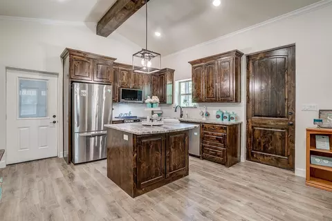 Kitchen - 313 Broken Rd, Perrin, TX 76486 photo 1 of 7