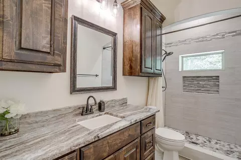 Bath - 313 Broken Rd, Perrin, TX 76486 photo 1 of 2