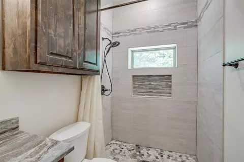 Bath - 313 Broken Rd, Perrin, TX 76486 photo 2 of 2