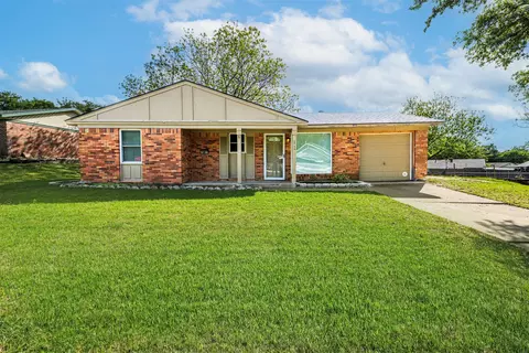 6405 Claude Ct, Fort Worth, TX 76135