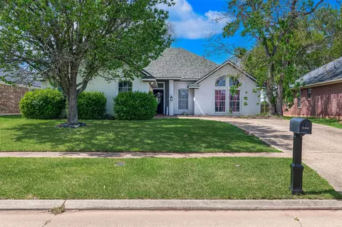 5902 Pampus Ln, Bossier City, LA 71112
