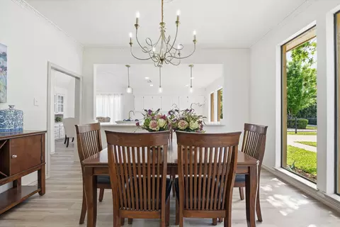 Dining - 517 E Beady Rd, Arlington, TX 76006 photo 1 of 7
