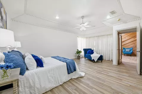 Bedroom - 517 E Beady Rd, Arlington, TX 76006 photo 2 of 9