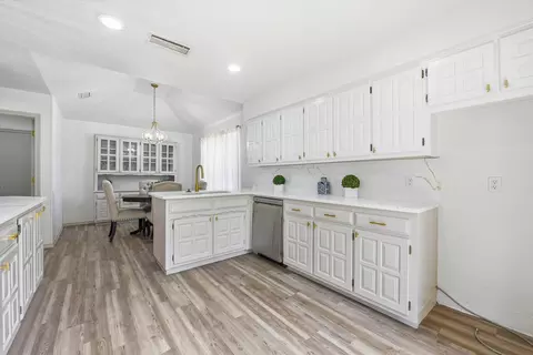 Kitchen - 517 E Beady Rd, Arlington, TX 76006 photo 4 of 4