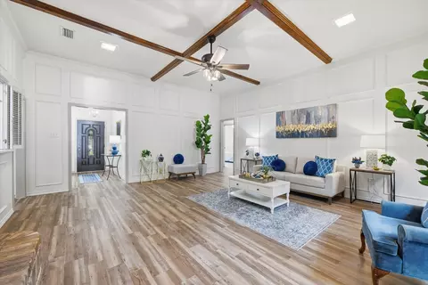 Living - 517 E Beady Rd, Arlington, TX 76006 photo 4 of 6