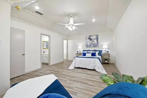 Bedroom - 517 E Beady Rd, Arlington, TX 76006 photo 3 of 9