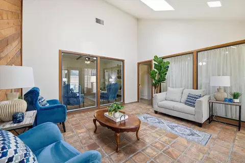 Living - 517 E Beady Rd, Arlington, TX 76006 photo 6 of 6