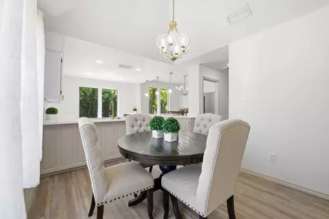 Dining - 517 E Beady Rd, Arlington, TX 76006 photo 7 of 7