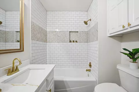 Bath - 517 E Beady Rd, Arlington, TX 76006 photo 5 of 5
