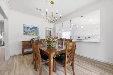 Dining - 517 E Beady Rd, Arlington, TX 76006 photo 2 of 7