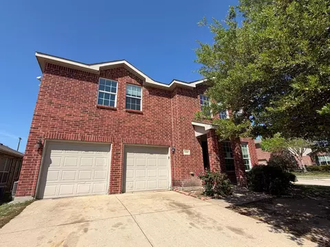 10400 Wagon Rut Ct, Fort Worth, TX 76108