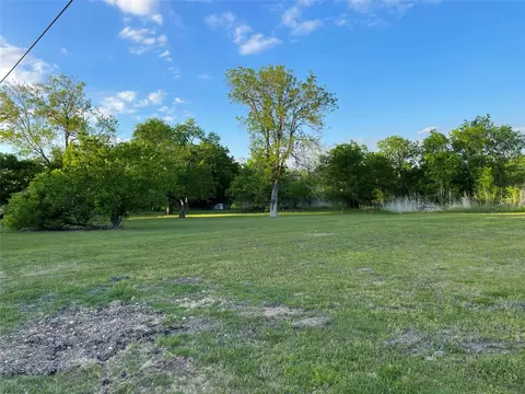 306 N Elm St, Mart, TX 76664