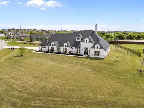 7756 Laura Lake Ln, Fort Worth, TX 76126