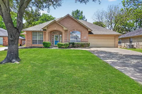 7637 Jill Ct, North Richland Hills, TX 76182