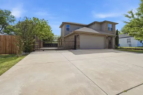 637 S Redford Ln, White Settlement, TX 76108