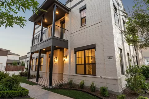 305 Sunset Ln #104, Fort Worth, TX 76114